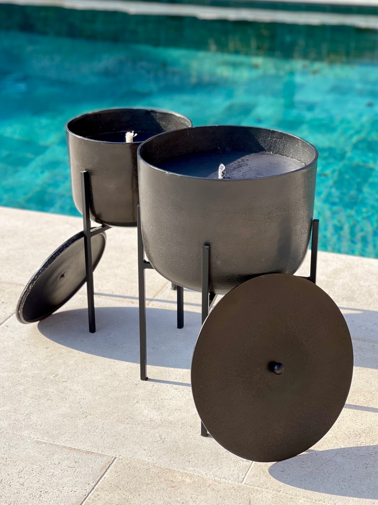 Pot with lid in brass antique on stand - big Ø 29x22x42 cm - 1 - ext. cot. - p/1/1