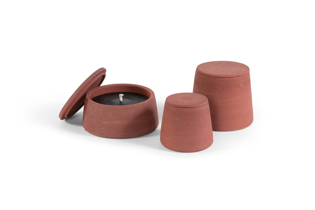 Red terracotta scented (Lavender / Rosemary / Pine) outdoor candle - Conical with cover in Black Giftbox - Ø 23x12cm - 1 ext. cot. - p /2