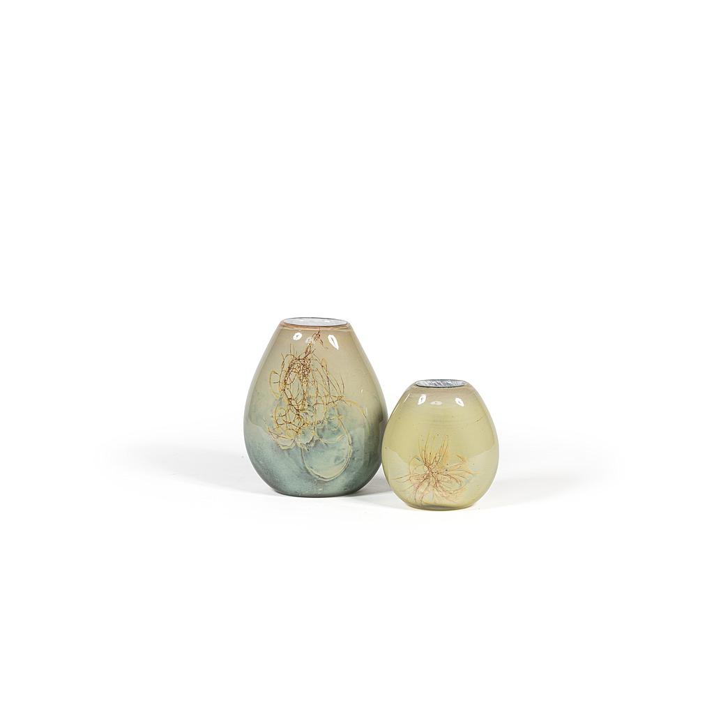 Oval flat vase with jagged lines design - glass - green/brown - 18x10x20cm - p/1